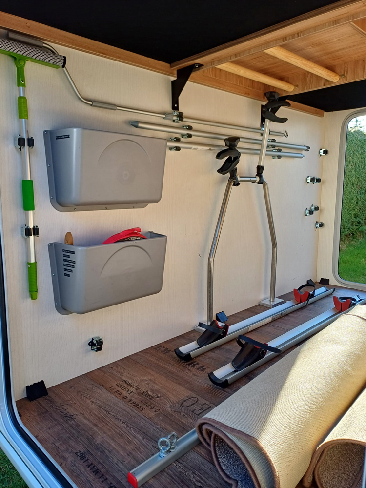 Garage_innen_sicht_auf_heck