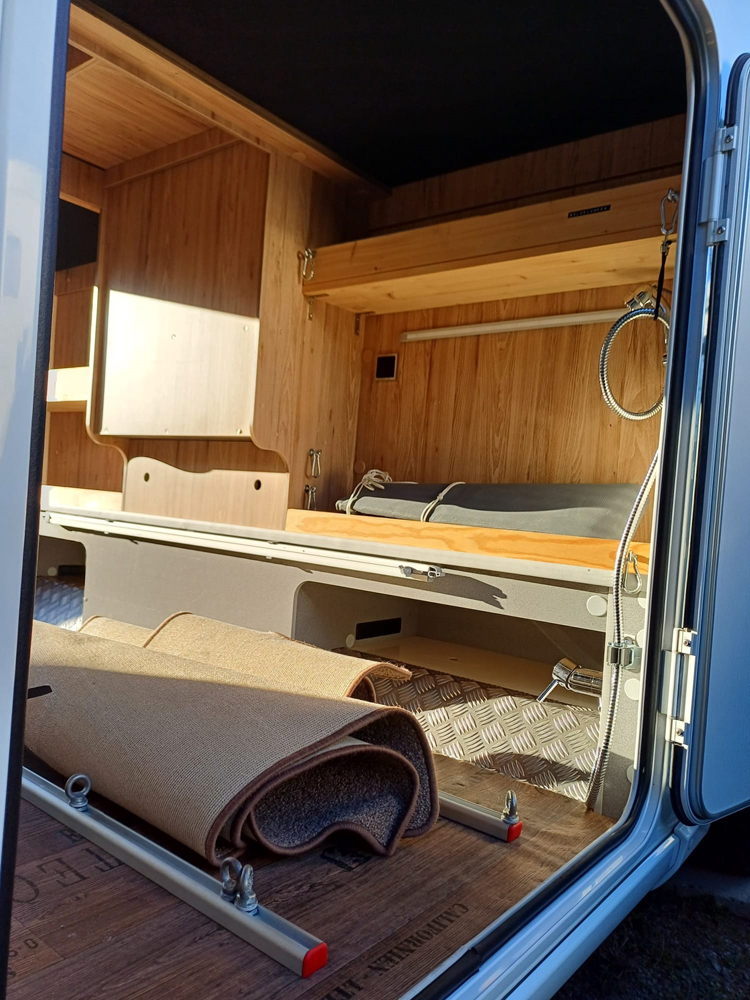 Garage_innen_von_rechts