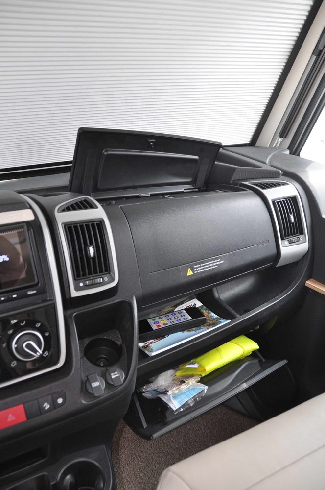 cocpit_beifahrer_scheibe