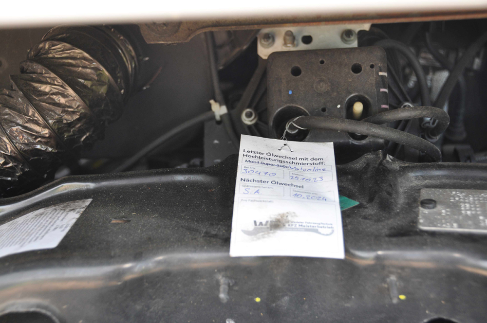 motorraum_oelzettel