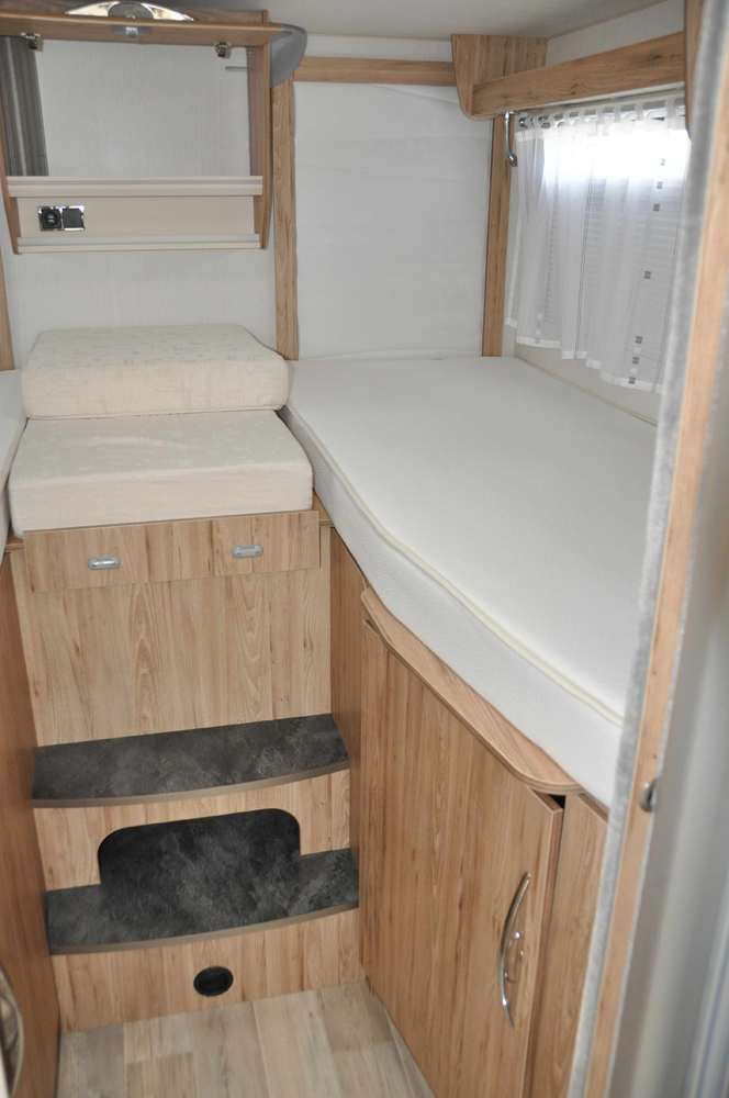 schlafplatz_hinten_bett_links