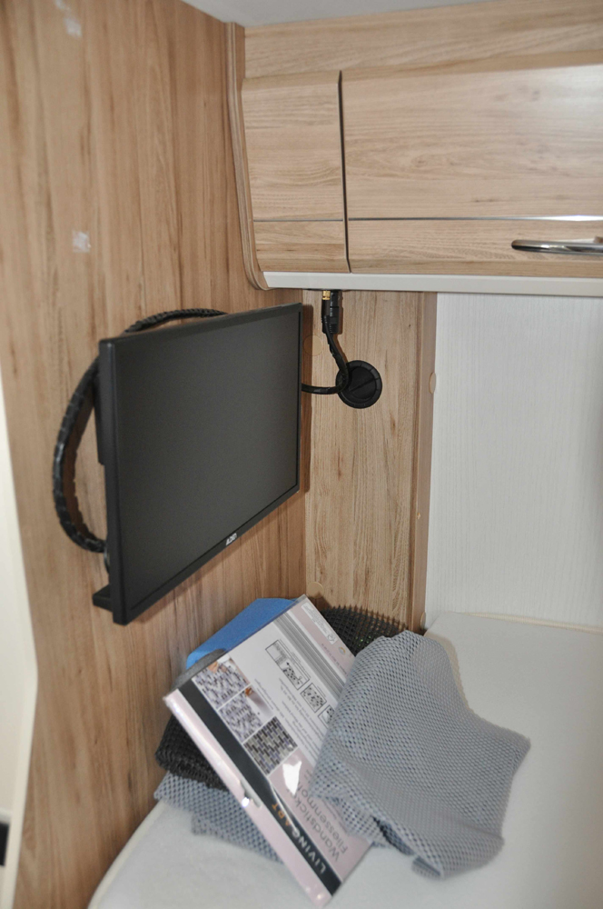 schlafplatz_hinten_fernseher_seite