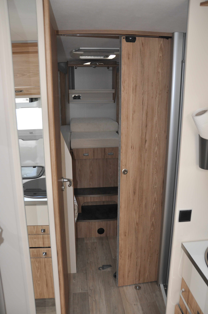 schlafplatz_hinten_schiebetuer