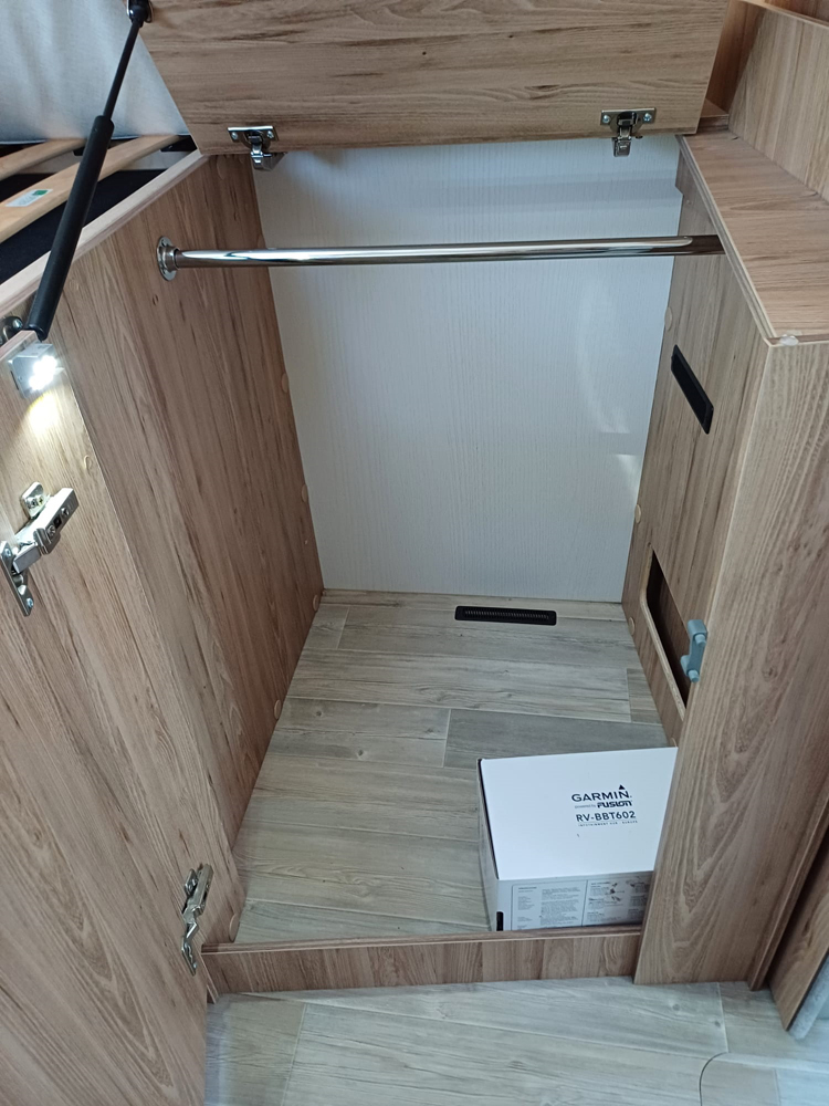 schrank_unter_bett_heck_links_2