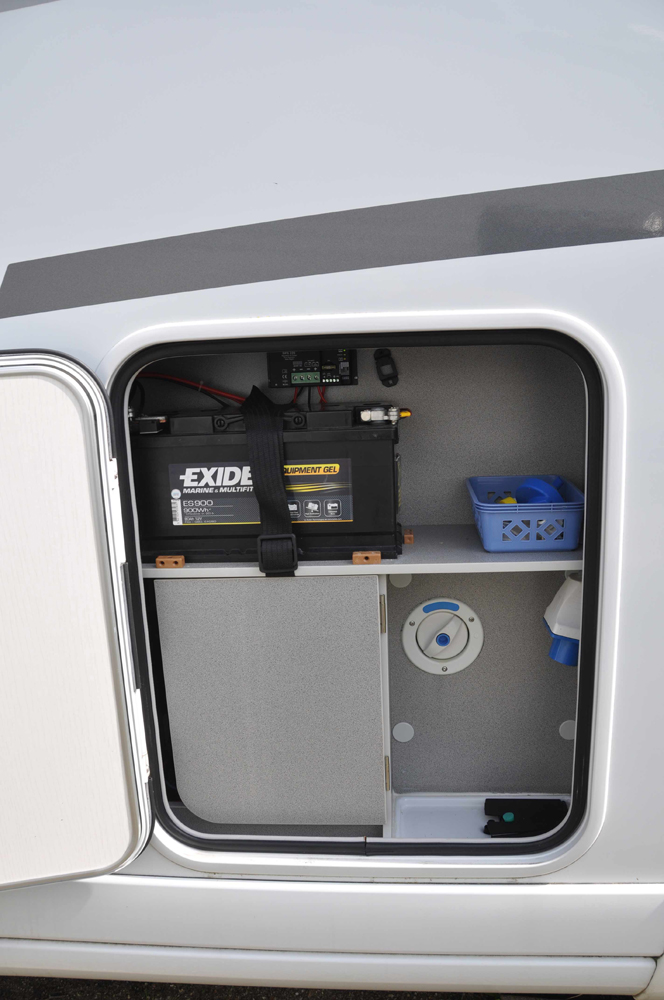 seitenfach_links_bat_wasser