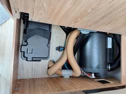 heizung_und_batt_unterm_mittelsitz