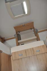 schlafplatz_hinten_dachfenster