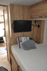 schlafplatz_hinten_fernseher