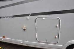 seitenfach_links_bat_wasser_zu